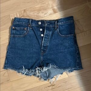 Levi’s Ribcage Shorts Size 30